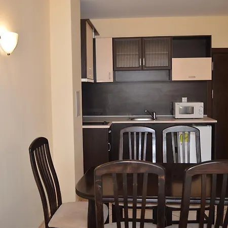 Апартхотел Bratanov Sunset Beach 4 *